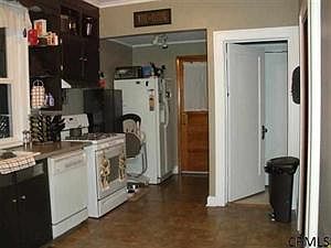 3rd image of 52 O'Connell St
