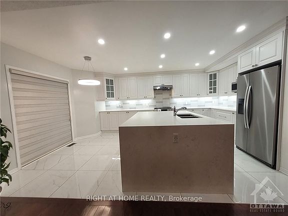 5th image of 239 Highpointe Cres