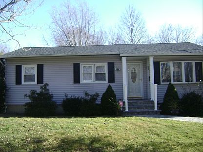 1st image of 96 Pelletreau St