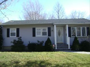 96 Pelletreau St, Southampton, NY 11968