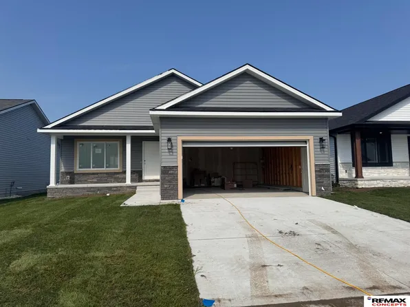 10601 S 76th St, Lincoln, NE 68512