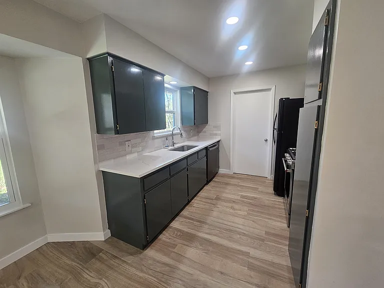 3402 Laguna Dr — Photo 11