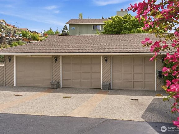 4th image of 602 Daniels Drive