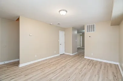 422 Cedar Ave #B — Photo 3