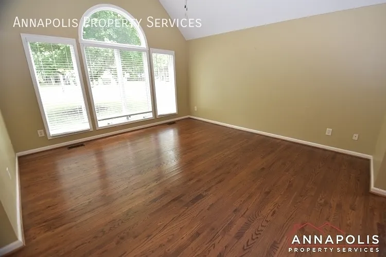 602 Victoria Dr — Photo 10
