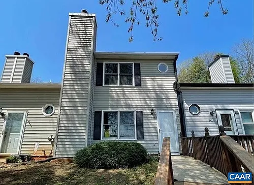 943 Rives St Photo 1