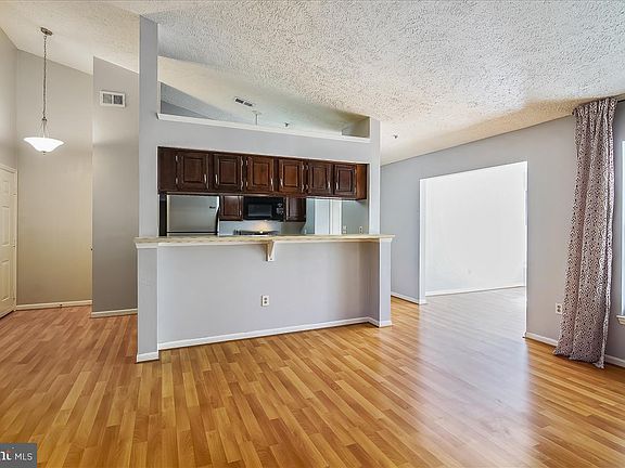 3rd image of 13112 Briarcliff Ter Unit 5-111