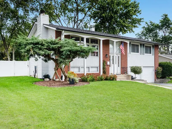 6117 Allan Dr, Woodridge, IL 60517