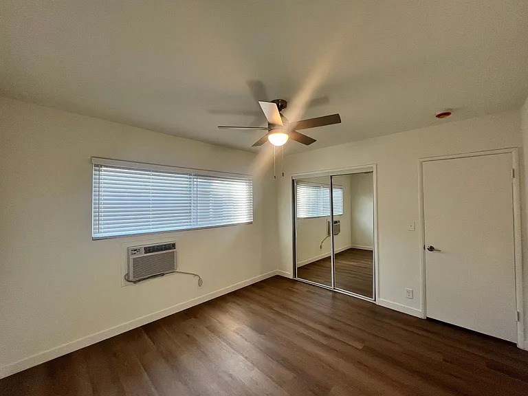 13429 Moorpark St — Photo 31