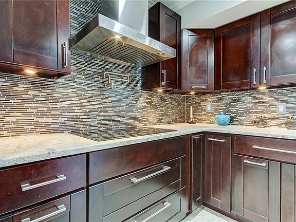 5th image of 6620 Reef Cir
