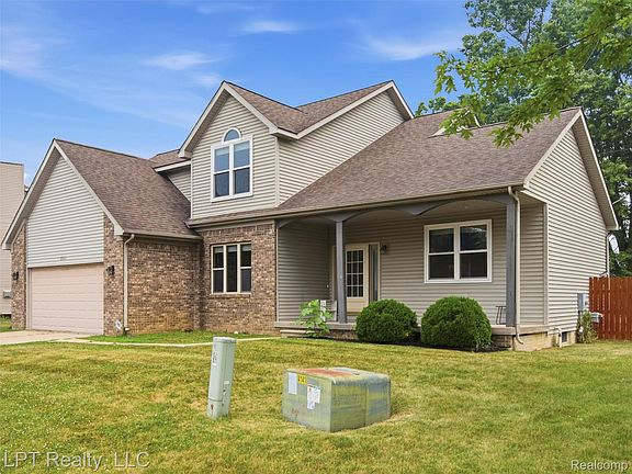 2nd image of 2347 Meadowlane Ct