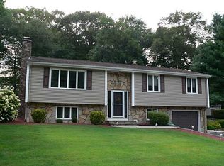 13 Wildflower Dr, Seekonk, MA 02771