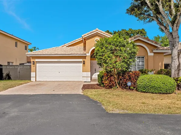 15475 SW 138th Ter, Miami, FL 33196