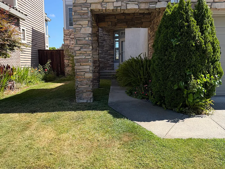 15 Princeville Ct — Photo 2