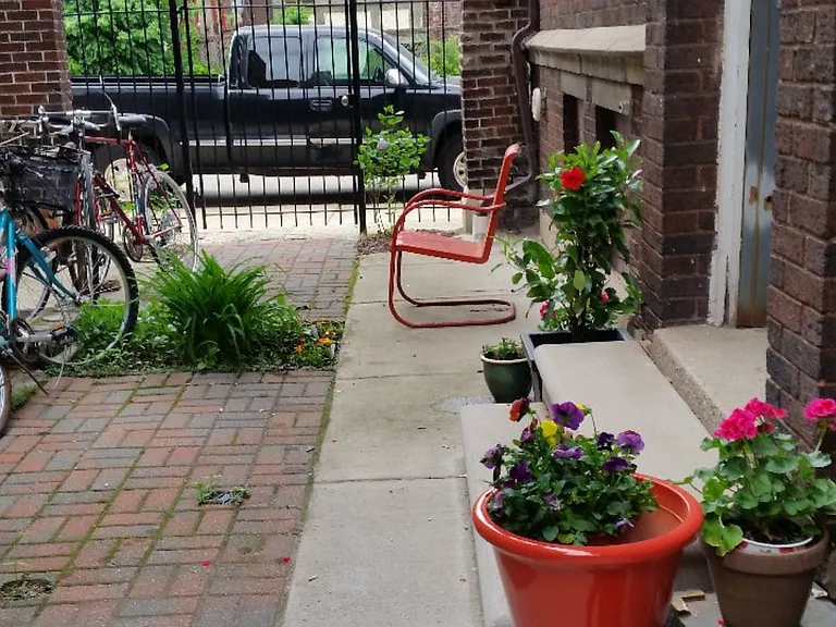 1615 W Canfield St #208 — Photo 3