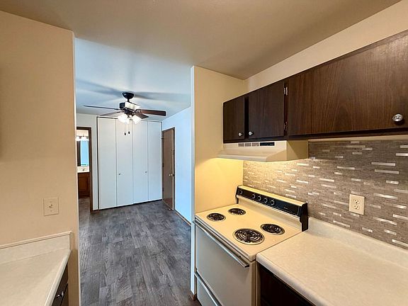 2nd image of 619 Laurel Ct #108