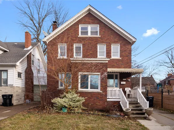 147 1st St, Wyandotte, MI 48192