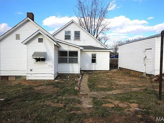 4th image of 307 E Main St