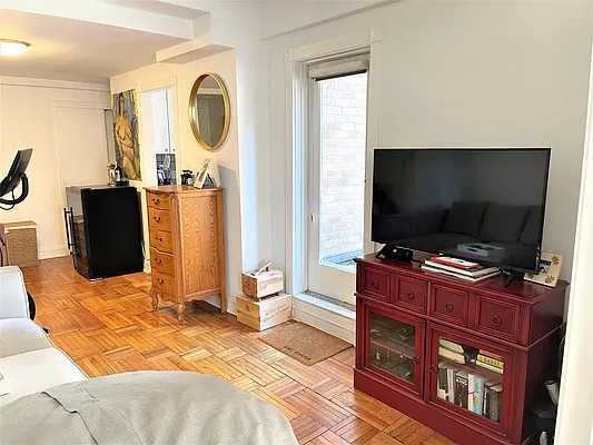 Rented by Douglas Elliman | media 11