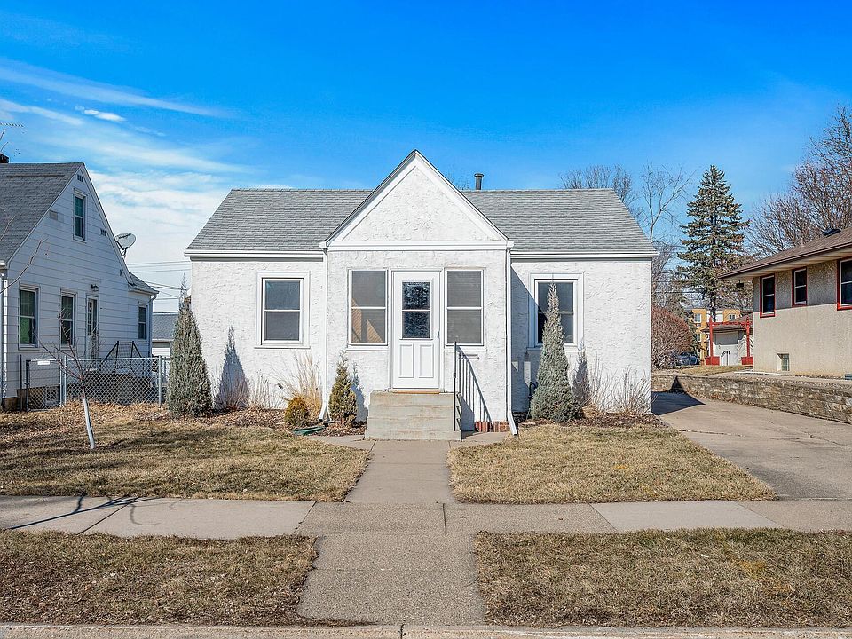 1st image of 701 36 1/2 Ave NE