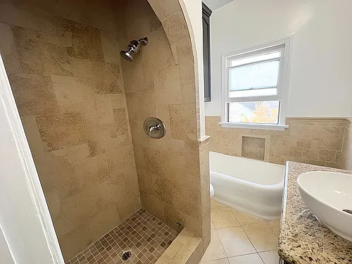 1525 1/2 S Orange Grove Ave — Photo 16