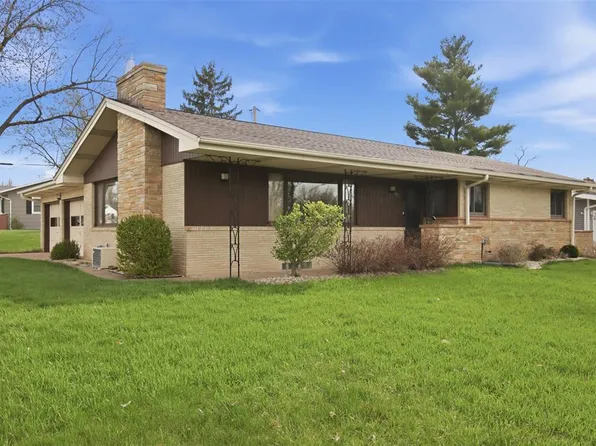 827 Park Ridge Drive, Eau Claire, WI 54703