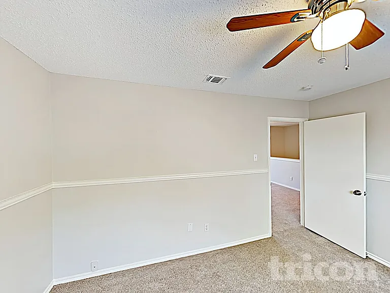 1105 Parker Ct — Photo 11
