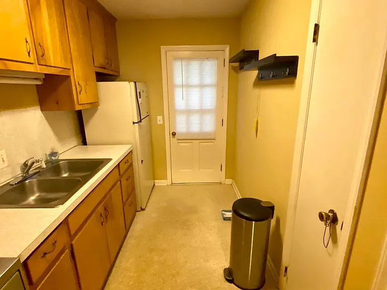 106 Strode Cir — Photo 15
