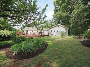 3000 Nichols Ave, Trumbull, CT 06611