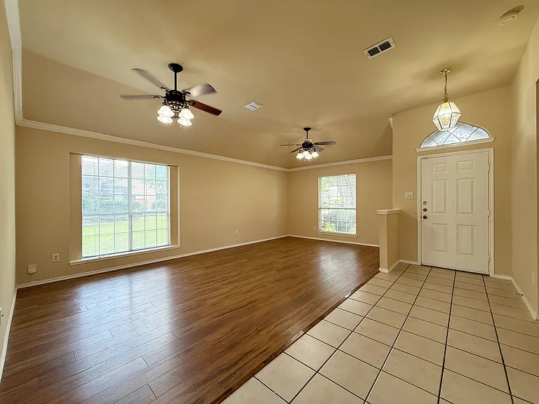 6000 Arlington Dr — Photo 6