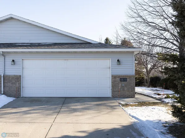 3610 7th St S, Moorhead, MN 56560