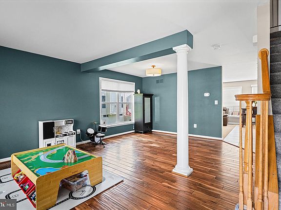 5th image of 111 Cove Point Way