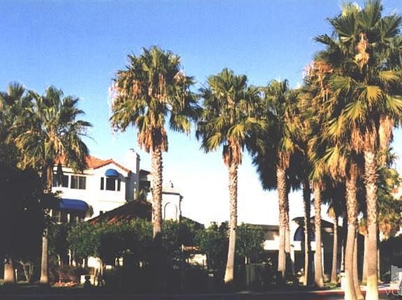 3rd image of 4222 Harbour Island Ln