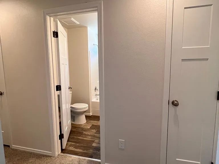 1416 S Madison St — Photo 13