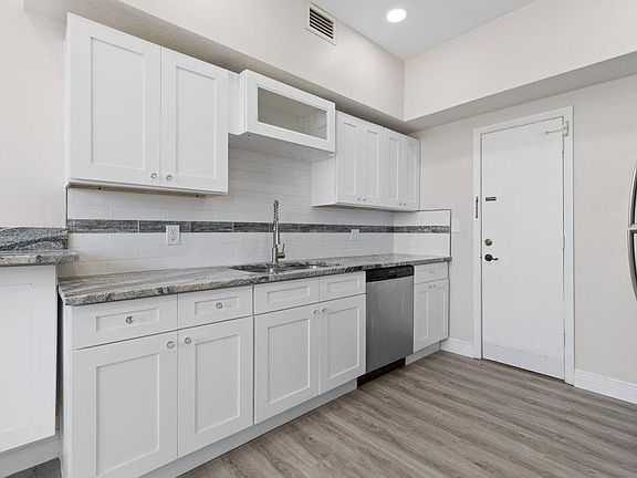 5th image of 2109 Bayshore Blvd Unit 204