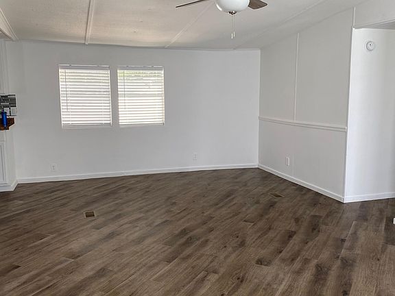 4th image of 4757 Dunkeld Ave
