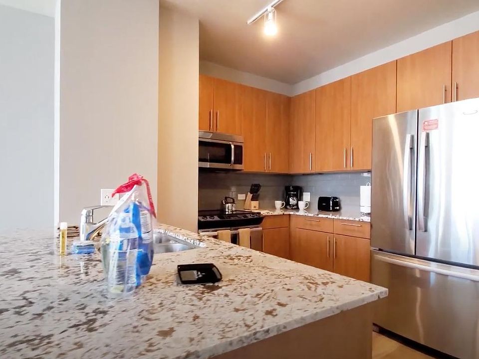 1st image of 1 W Hubbard St #504