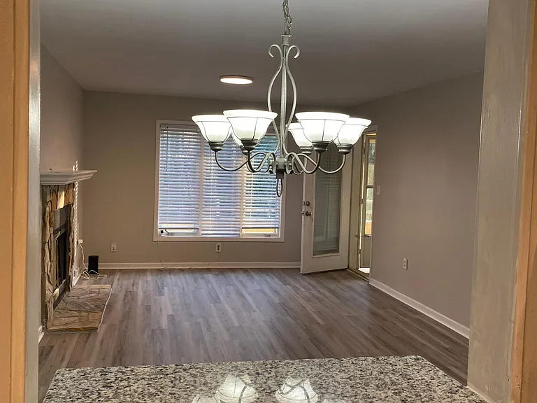 1801 Northlake Dr — Photo 4