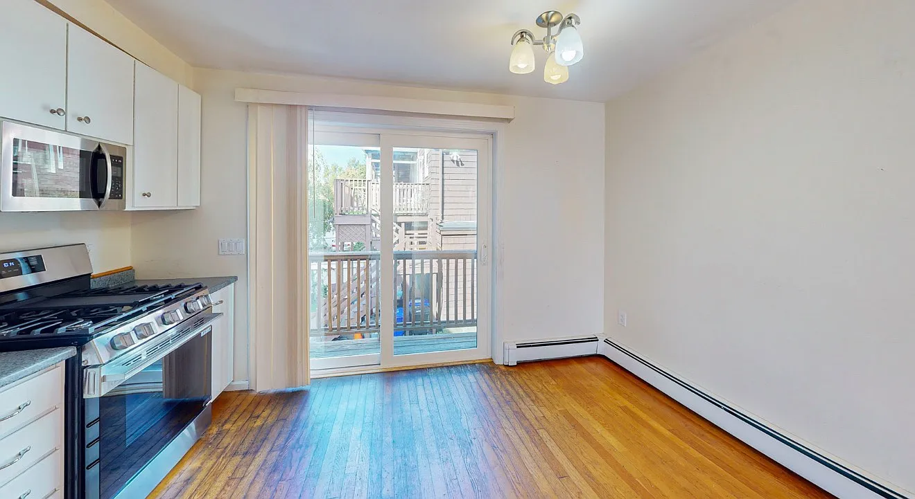 3 bed, 1.5 bath, 1560 sqft, $5,500 — Photo 2