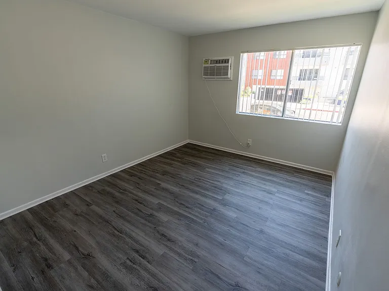 18407 Dearborn Street — Photo 86