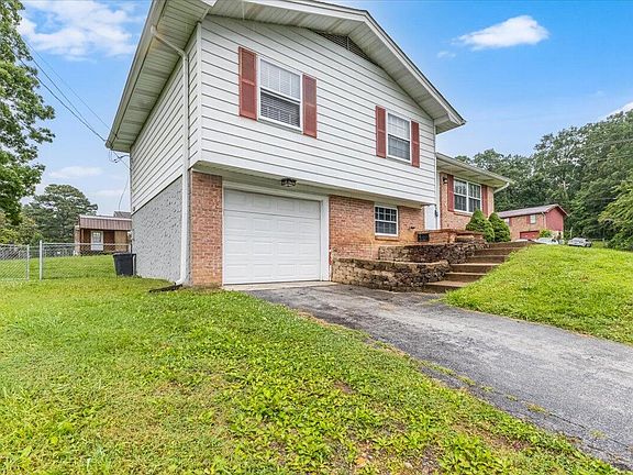 2nd image of 123 Laurelwood Cir