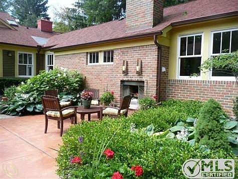 abbey back patio.jpg