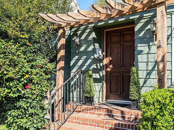 5th image of 914 Highland Rd