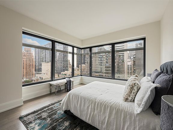 4th image of 301 E 50th St APT 14A
