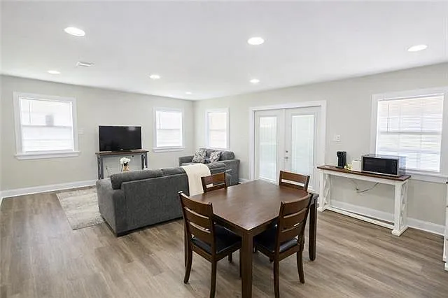 697 Martin Ln — Photo 2