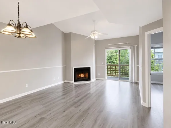 4230 Wilshire Boulevard Apt 306d, Wilmington, NC 28403
