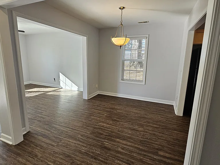 527 Walter St #527 — Photo 11