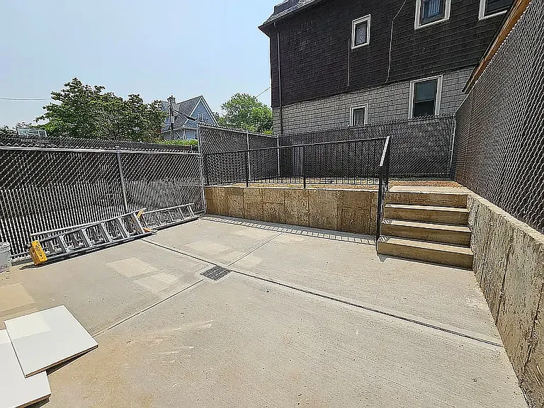 3410 Farragut Rd #1L — Photo 1