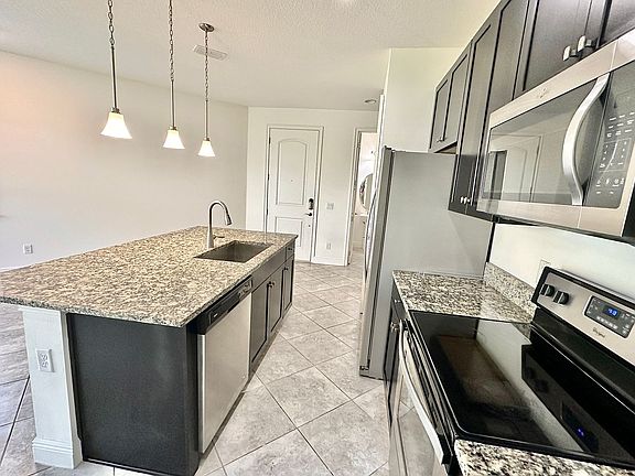 5th image of 14070 Swanley St