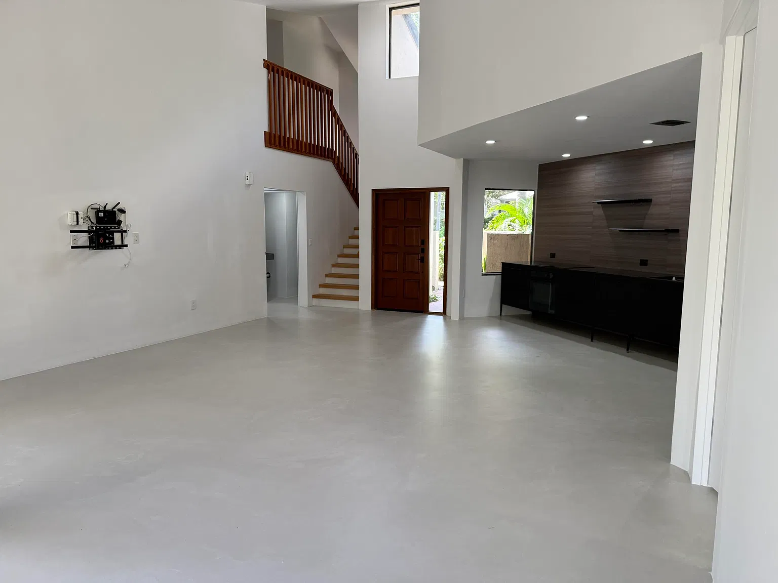3 bed, 2.5 bath, 2029 sqft, $3,650 — Photo 4